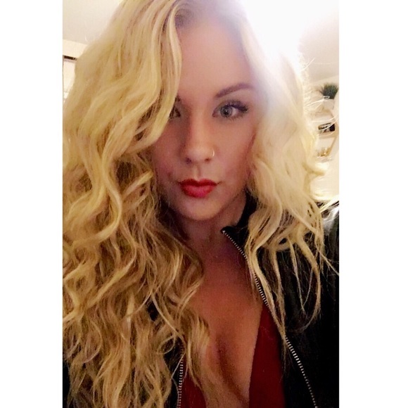 Meet your Posher, Sandra - Picture 1 of 1